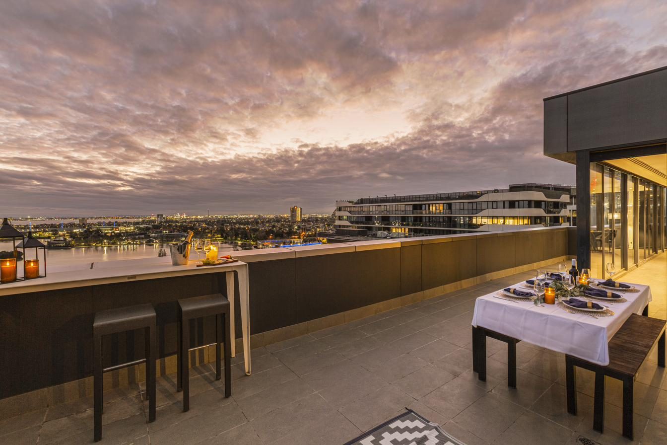 Fizz and Views penthouse